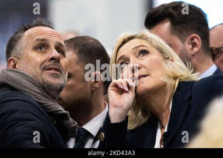 Marine Le Pen besuchte am 02. März 2022 den "Salon de l'Agriculture" und traf die Landarbeiter in Paris, Frankreich. (Foto von Jerome Gilles/NurPhoto) Stockfoto