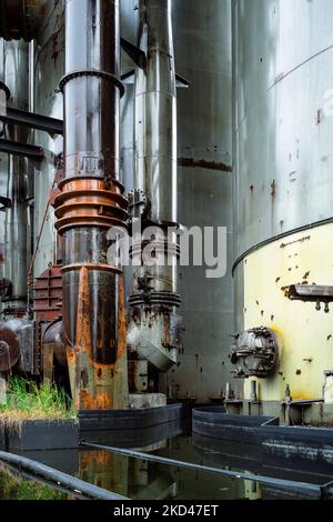 Industrielles Erbe im Viertel Belval (Luxemburg). Der ehemalige Standort eines Stahlwerks wird jetzt zu einem lebendigen Viertel mit Konzertsälen, von Stockfoto