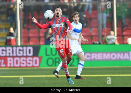 gianluca gaetano (cremonese) während des italienischen Fußballspiel Serie B US Cremonese gegen Brescia Calcio am 05. März 2022 im Stadio Giovanni Zini in Cremona, Italien (Foto: Alessio Tarpini/LiveMedia/NurPhoto) Stockfoto