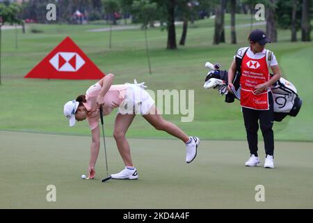 Hinako Shibuno aus Japan in Aktion während des vierten Runden der HSBC Women's World Championship im Sentosa Golf Club am 6. März 2022 in Singapur. (Foto von Suhaimi Abdullah/NurPhoto) Stockfoto