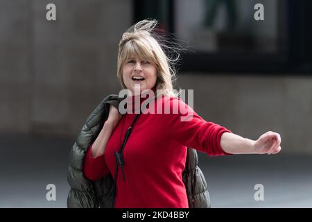 LONDON, GROSSBRITANNIEN, 06. MÄRZ 2022: Die Journalistin und Fernsehmoderatorin Rachel Johnson trifft am 06. März 2022 im BBC Broadcasting House im Zentrum von London in London, England, ein. (Foto von Wiktor Szymanowicz/NurPhoto) Stockfoto