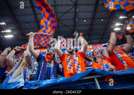 FC Cincinnati Fans werden während eines MLS Fußballmatches zwischen FC Cincinnati und D.C. United am Samstag, 5. März 2022, im TQL Stadium in Cincinnati, OH, gesehen. (Foto von Jason Whitman/NurPhoto) Stockfoto