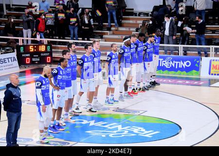 Banco di Sardegna Sassari während der italienischen Basketball A Serie Championship Dolomiti Energia Trentino vs Banco di Sardegna Sassari am 06. März 2022 in der BLM Group Arena in Trient, Italien (Foto von Lorena Bonapace/LiveMedia/NurPhoto) Stockfoto