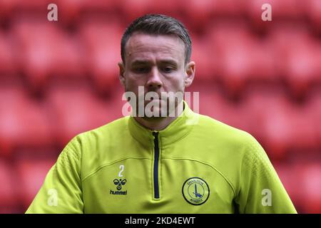 LONDON, GROSSBRITANNIEN. MÄR 5. Chris Gunter von Charlton erwärmt sich vor dem Sky Bet League 1-Spiel zwischen Charlton Athletic und Sunderland am Samstag, dem 5.. März 2022 im The Valley, London. (Foto von Ivan Yordanov/MI News/NurPhoto) Stockfoto