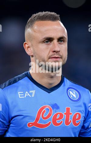 Stanislav Lobotka vom SSC Napoli schaut während des Serie-A-Spiels zwischen SSC Napoli und AC Milan am 6. März 2022 im Stadio Diego Armando Maradona, Neapel, Italien, auf. (Foto von Giuseppe Maffia/NurPhoto) Stockfoto