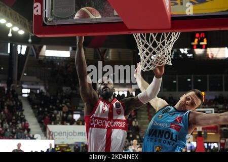 7 Anthony Beane OpenJobMetis Varese während des LBA Italien Championship Matches zwischen Openjobmetis Varese und Vanoli Basket Cremona , in Varese, Italien, am 6. März 2022 (Foto von Fabio Averna/NurPhoto) Stockfoto