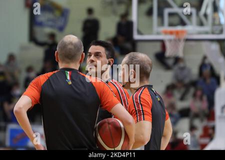 Refree während der italienischen Basketball A Serie Championship Vanoli Basket Cremona vs GeVi Napoli am 09. März 2022 im Palazzetto dello Sport Mario Radi in Cremona, Italien (Foto von Matteo Casoni/LiveMedia/NurPhoto) Stockfoto