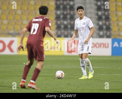 Jung Woo-Young (5) von Al Sadd am Ball während des Spiels der QNB Stars League zwischen Al Sadd und Al Wakrah am 11. März 2022 im Suheim bin Hamad Stadium in Doha, Katar. (Foto von Simon Holmes/NurPhoto) Stockfoto