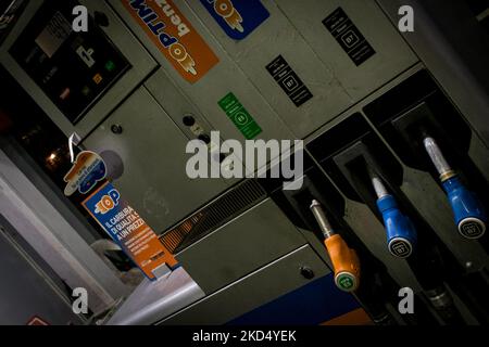 Preise für Kraftstoff an einer Tankstelle in Rom, Italien, Italien, am Samstag, 12. März 2022. (Foto von Andrea Ronchini/NurPhoto) Stockfoto