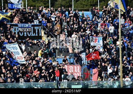 Fans von Pisa beim Spiel der italienischen Fußball-Serie B AC Pisa gegen US Cremonese am 13. März 2022 in der Arena Garibaldi in Pisa, Italien (Foto von Gabriele Masotti/LiveMedia/NurPhoto) Stockfoto