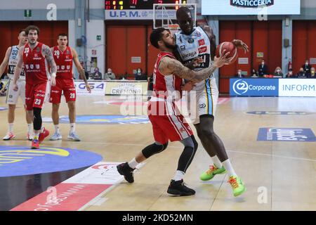 Malik Dime (Vanoli Cremona) während der italienischen Basketball A Serie Championship Vanoli Basket Cremona gegen UNAHOTELS Reggio Emilia am 13. März 2022 im PalaRadi in Cremona, Italien (Foto von Matteo Casoni/LiveMedia/NurPhoto) Stockfoto