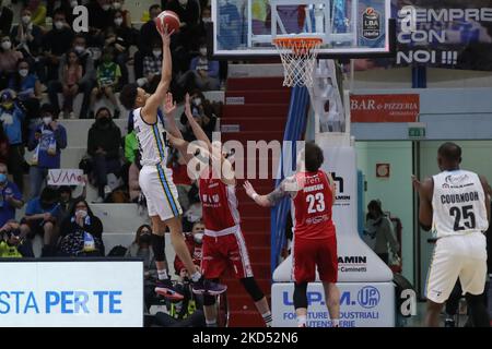 Jamuni McNeace (Vanoli Cremona) während der italienischen Basketball A Serie Championship Vanoli Basket Cremona gegen UNAHOTELS Reggio Emilia am 13. März 2022 im PalaRadi in Cremona, Italien (Foto von Matteo Casoni/LiveMedia/NurPhoto) Stockfoto