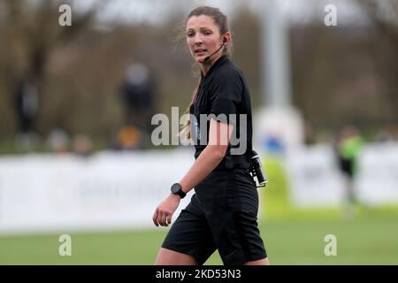 Schiedsrichterin Melissa Burgin beim Spiel der FA Women's Championship zwischen dem Durham Women FC und Coventry United am Sonntag, dem 13.. März 2022, im Maiden Castle, Durham City. (Foto von Mark Fletcher/MI News/NurPhoto) Stockfoto