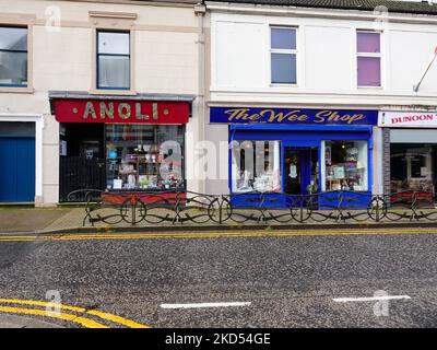 Geschäfte in der Argyll St, The High Street, Dunoon, Schottland, Großbritannien. Stockfoto