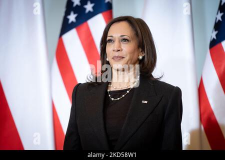 US-Vizepräsidentin Kamala Harris am 10. März 2022 in Warschau, Polen (Foto: Mateusz Wlodarczyk/NurPhoto) Stockfoto