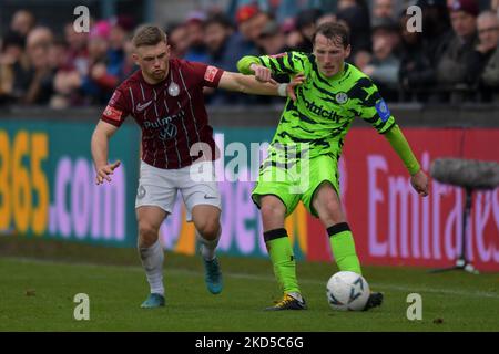 South Shields, Großbritannien. 05.. November 2022. Regan Hendry von Forest Green Rover und Mackenzie Heaney von South Shield während des Spiels der FA Cup 1. Round zwischen South Shields und Forest Green Rovers im Mariners Park, South Shields, am Samstag, den 5.. November 2022. (Kredit: Scott Llewellyn | MI Nachrichten) Kredit: MI Nachrichten & Sport /Alamy Live Nachrichten Stockfoto