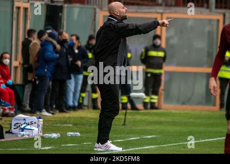 Stellone Roberto Trainer Reggina beim Spiel Reggina 1914 gegen Cosenza Calcio in der italienischen Fußball-Serie B am 19. März 2022 im Stadio Oreste Granillo in Reggio Calabria, Italien (Foto: Valentina Giannettoni/LiveMedia/NurPhoto) Stockfoto