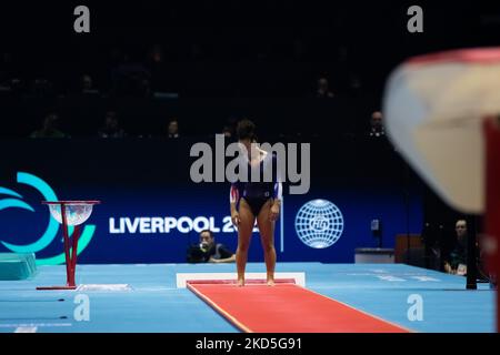 Liverpool, Großbritannien. 05.. November 2022. Liverpool, England, November 5. 2022 Coline Devillard (FRA) tritt bei den Apparat Finals bei den FIG-Weltmeisterschaften in der M&S Bank Arena in Liverpool, England, auf Vault an Dan O' Connor (Dan O' Connor/SPP) Quelle: SPP Sport Press Foto. /Alamy Live News Stockfoto