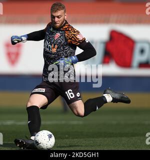 Michele Di Gregorio (AC Monza) in Aktion beim Spiel der italienischen Fußballserie B AC Monza gegen FC Crotone am 19. März 2022 im Stadio Brianteo in Monza (MB), Italien (Foto: Francesco Scaccianoce/LiveMedia/NurPhoto) Stockfoto