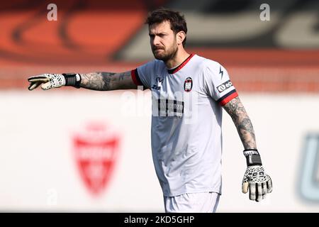 Marco Festa (Crotone) Gesten während des Spiels der italienischen Fußball-Serie B AC Monza gegen FC Crotone am 19. März 2022 im Stadio Brianteo in Monza (MB), Italien (Foto: Francesco Scaccianoce/LiveMedia/NurPhoto) Stockfoto