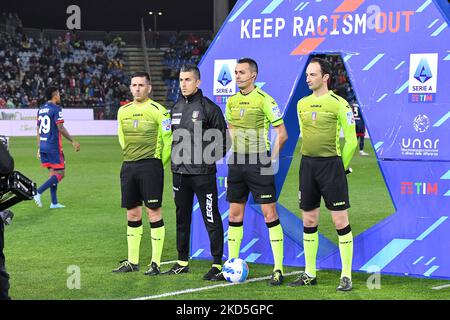 Arbitro, Schiedsrichter, während der italienischen Fußballserie A Spiel Cagliari Calcio gegen AC Mailand am 19. März 2022 im Unipol Domus in Cagliari, Italien (Foto: Luigi Canu/LiveMedia/NurPhoto) Stockfoto