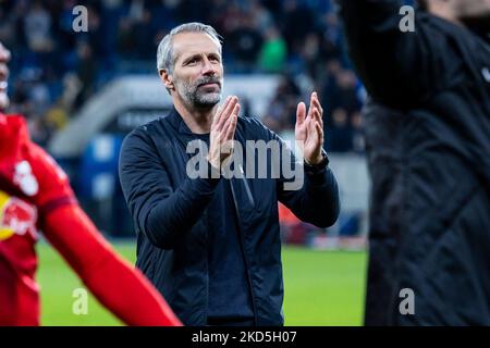 Sinsheim, Deutschland. 05.. November 2022. Fußball: Bundesliga, TSG 1899 Hoffenheim - RB Leipzig, Matchday 13, PreZero Arena. Leipzig-Trainer Marco Rose applaudiert nach dem Spiel. Kredit: Tom Weller/dpa - WICHTIGER HINWEIS: Gemäß den Anforderungen der DFL Deutsche Fußball Liga und des DFB Deutscher Fußball-Bund ist es untersagt, im Stadion und/oder vom Spiel aufgenommene Fotos in Form von Sequenzbildern und/oder videoähnlichen Fotoserien zu verwenden oder zu verwenden./dpa/Alamy Live News Stockfoto