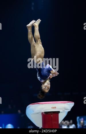 Liverpool, Großbritannien. 05.. November 2022. Liverpool, England, November 5. 2022 Coline Devillard (FRA) tritt bei den Apparat Finals bei den FIG-Weltmeisterschaften in der M&S Bank Arena in Liverpool, England, auf Vault an Dan O' Connor (Dan O' Connor/SPP) Quelle: SPP Sport Press Foto. /Alamy Live News Stockfoto