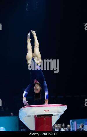 Liverpool, Großbritannien. 05.. November 2022. Liverpool, England, November 5. 2022 Coline Devillard (FRA) tritt bei den Apparat Finals bei den FIG-Weltmeisterschaften in der M&S Bank Arena in Liverpool, England, auf Vault an Dan O' Connor (Dan O' Connor/SPP) Quelle: SPP Sport Press Foto. /Alamy Live News Stockfoto