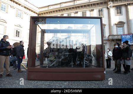 Die Überreste des Begleitwagens von Giovanni Falcone sind am 19 2022. März in Mailand, Italien, zu sehen. Der Quarto Savona Quindici ist das Auto, in dem Antonio Montinaro, Rocco DiCillo und Vito Schifani am 23. Mai 1992 beim Massaker von Capaci ihr Leben verloren haben. (Foto von Mairo Cinquetti/NurPhoto) Stockfoto