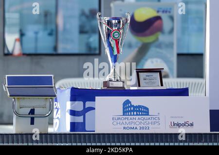 Die Trophäe des italienischen Pokals während des italienischen Wasserball-Finales der Frauen Coppa Italia - SIS Roma gegen Plebiscito Padova am 20. März 2022 im Polo Acquatico Frecciarossa in Roma, Italien (Foto: Luigi Mariani/LiveMedia/NurPhoto) Stockfoto