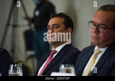 Der kolumbianische Nationalregistar Alexander Vega während einer Sitzung der Wahlgarantien, bei der der Nationalregistar Alexander Vega sich entschied, für die Kongresswahlen 2022 keine neue Wahlzählung durchzuführen, in Bogota, Kolumbien, am 22. März 2022. (Foto von Sebastian Barros/NurPhoto) Stockfoto