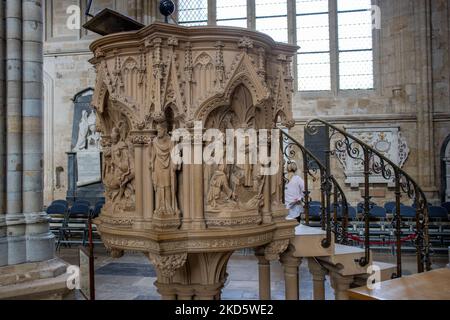 EXETER, DEVON, Großbritannien - 20. SEPTEMBER 2022 Exeter Cathedral - Details in der Kathedrale Stockfoto