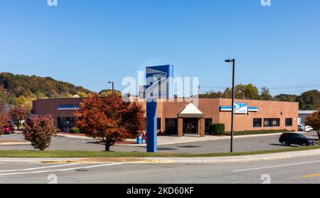 GALAX, VIRGINIA, USA-15. OKTOBER 2022: U.S. Post Office in Galax. Gebäude und Schilder. Stockfoto