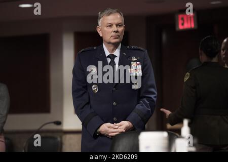 US Northern Command und North American Aerospace Defense Command, Gn Glen VanHerck, während einer Anhörung zur Untersuchung der Haltung des United States Northern Command und des United States Southern Command, heute am 24. März 2022 im Dirksen Senat/Capitol Hill in Washington DC, USA. (Foto von Lenin Nolly/NurPhoto) Stockfoto