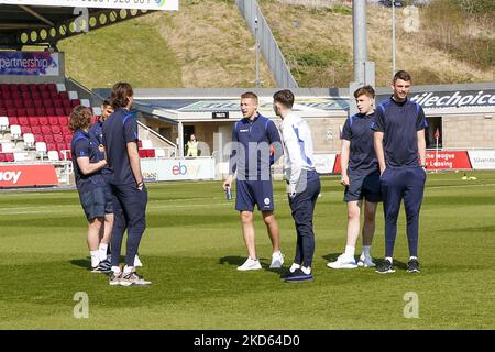 Die Spieler von Hartlepool United vor dem Spiel der Sky Bet League 2 zwischen Northampton Town und Hartlepool United im PTS Academy Stadium, Northampton am Samstag, 26.. März 2022. (Foto von John Cripps/MI News/NurPhoto) Stockfoto