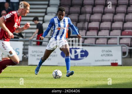 Timi Odusina von Hartlepool United während der ersten Hälfte des Spiels der Sky Bet League 2 zwischen Northampton Town und Hartlepool United am Samstag, den 26.. März 2022, im PTS Academy Stadium in Northampton. (Foto von John Cripps/MI News/NurPhoto) Stockfoto