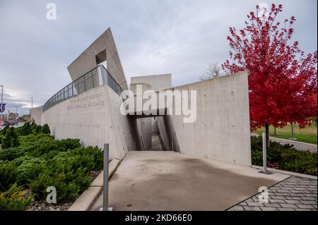 Ottawa, Ontario - 20. Oktober 2022: Das National Holocaust Monument in Ottawa, Ontario im Herbst. Stockfoto