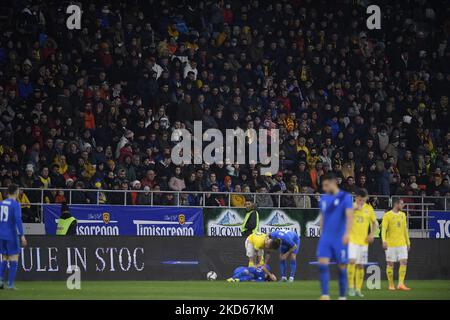 Rumänische Fans im Einsatz beim internationalen Freundschaftsspiel zwischen Rumänien und Griechenland im Stadionul Steaua am 25. März 2022 in Bukarest, Rumänien. (Foto von Alex Nicodim/NurPhoto) Stockfoto