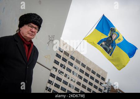 Am 27. März 2022 versammelten sich Gemeindemitglieder auf dem Hart Plaza in Detroit, Michigan, zu einer Kundgebung in der Ukraine, als ein Akt der internationalen Solidarität, der ein Ende der russischen Invasion in die Ukraine forderte. (Foto von Adam J. Dewey/NurPhoto) Stockfoto