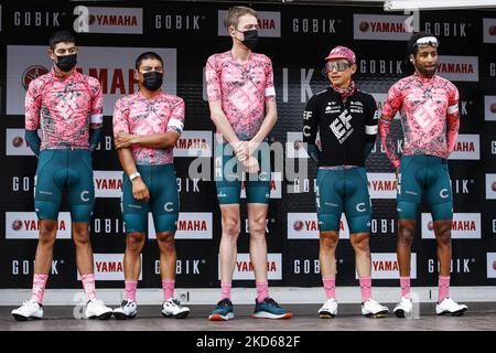 Diego Andres Camargo, Esteban Chaves, Hugh John, Odd Christian, Merhawi Kudus, Neilson Powless, Jonathan Caicedo von EF Education - Easypost während der 101. Volta Ciclista a Catalunya 2022, Etappe 7 von Barcelona nach Barcelona. Am 27. März 2022 in Barcelona, Spanien. (Foto von Xavier Bonilla/NurPhoto) Stockfoto