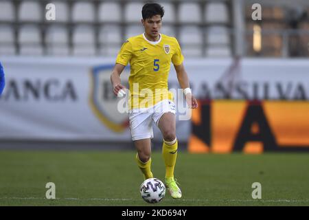 TUDOR Telcean von Rumänien U21 im Einsatz beim internationalen Freundschaftsspiel zwischen Rumänien U21 und Finnland U21 im Stadion Arcul de Triumph am 25. März 2022 in Bukarest, Rumänien. (Foto von Alex Nicodim/NurPhoto) Stockfoto