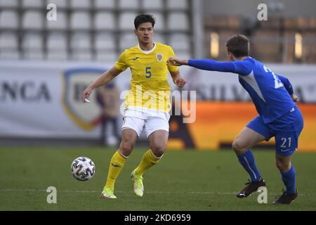 TUDOR Telcean von Rumänien U21 im Einsatz beim internationalen Freundschaftsspiel zwischen Rumänien U21 und Finnland U21 im Stadion Arcul de Triumph am 25. März 2022 in Bukarest, Rumänien. (Foto von Alex Nicodim/NurPhoto) Stockfoto