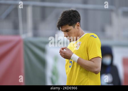 TUDOR Telcean im Einsatz beim internationalen Freundschaftsspiel zwischen Rumänien U21 und Finnland U21 im Stadion Arcul de Triumph am 25. März 2022 in Bukarest, Rumänien. (Foto von Alex Nicodim/NurPhoto) Stockfoto