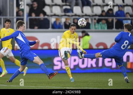 Alexandru Cimpanu in Aktion beim internationalen Freundschaftsspiel zwischen Rumänien U21 und Finnland U21 im Stadion Arcul de Triumph am 25. März 2022 in Bukarest, Rumänien. (Foto von Alex Nicodim/NurPhoto) Stockfoto