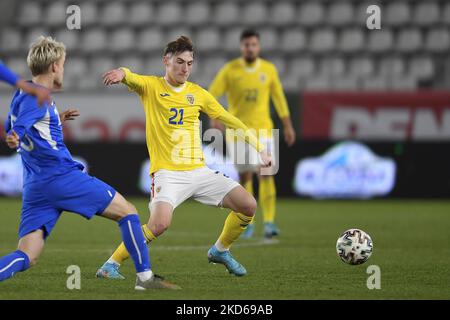 Constantin Grameni im Einsatz beim internationalen Freundschaftsspiel zwischen Rumänien U21 und Finnland U21 im Stadion Arcul de Triumph am 25. März 2022 in Bukarest, Rumänien. (Foto von Alex Nicodim/NurPhoto) Stockfoto