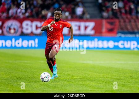 ZÜRICH, SCHWEIZ - 29. MÄRZ: Jordan Lotomba aus der Schweiz im Einsatz beim internationalen Freundschaftsspiel zwischen der Schweiz und dem Kosovo am 29. März 2022 im Stadion Letzigrund in Zürich, Schweiz. (Foto von Vedran Galijas/JustPicturs/LiveMedia/NurPhoto) KEINE VERWENDUNG IN DER SCHWEIZ. Stockfoto