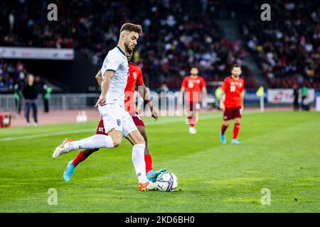 ZÜRICH, SCHWEIZ - 29. MÄRZ: Betim Fazliji aus dem Kosovo gegen Jordan Lotomba aus der Schweiz beim internationalen Freundschaftsspiel zwischen der Schweiz und dem Kosovo im Stadion Letzigrund am 29. März 2022 in Zürich, Schweiz. (Foto von Vedran Galijas/JustPicturs/LiveMedia/NurPhoto) KEINE VERWENDUNG IN DER SCHWEIZ. Stockfoto