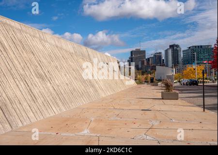 Ottawa, Ontario - 20. Oktober 2022: Außenansicht des National war Museum in Ottawa. Stockfoto