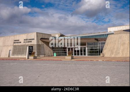 Ottawa, Ontario - 20. Oktober 2022: Außenansicht des National war Museum in Ottawa. Stockfoto