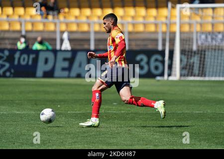 Mario Gargiulo (US Lecce) beim Spiel der italienischen Fußballserie B US Lecce gegen Frosinone Calcio am 02. April 2022 im Stadio Via del Mare in Lecce, Italien (Foto: Emmanuele Mastrodonato/LiveMedia/NurPhoto) Stockfoto